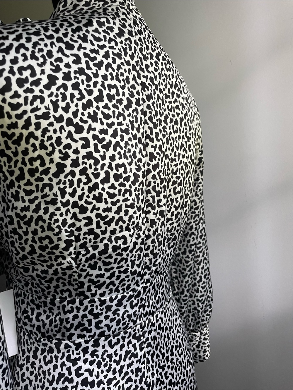 NWT Neiman Marcus Black and White Leopard-Print Long-Sleeve Midi Dress - Picture 7 of 12
